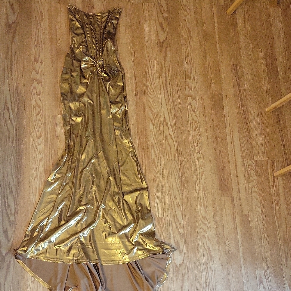 Elegant Gold Evening Gown